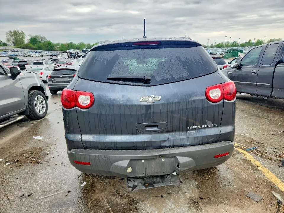 2012 CHEVROLET TRAVERSE LS  