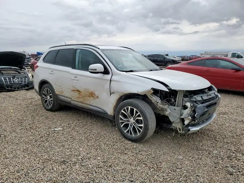 2016 MITSUBISHI OUTLANDER SE  