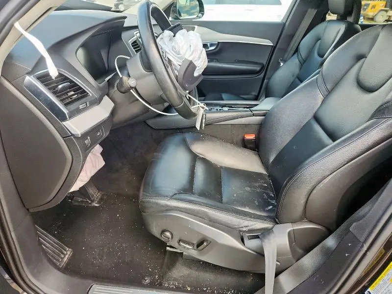 2021 VOLVO XC90 T5 MOMENTUM  