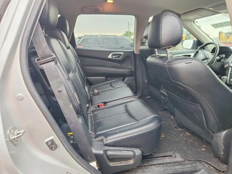 2019 NISSAN PATHFINDER SL  
