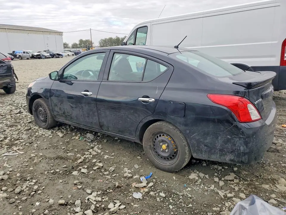 2018 NISSAN VERSA SV  