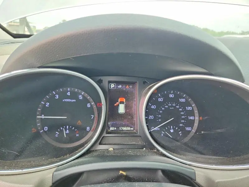 2018 HYUNDAI SANTA FE SE  