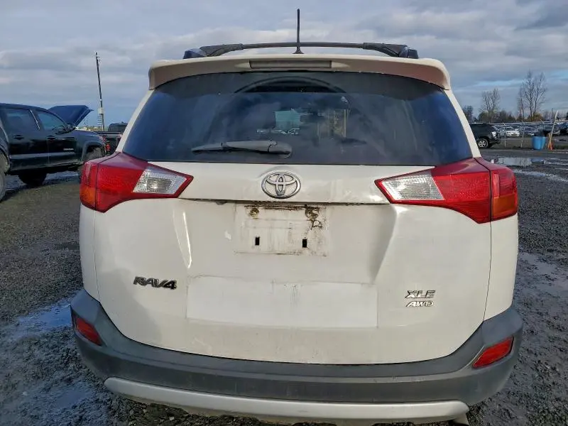 2015 TOYOTA RAV4 XLE  