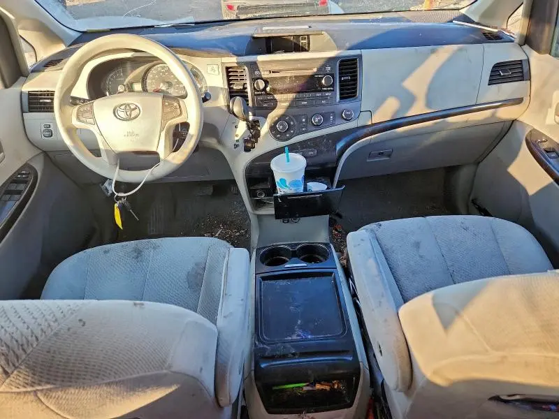 2011 TOYOTA SIENNA LE  