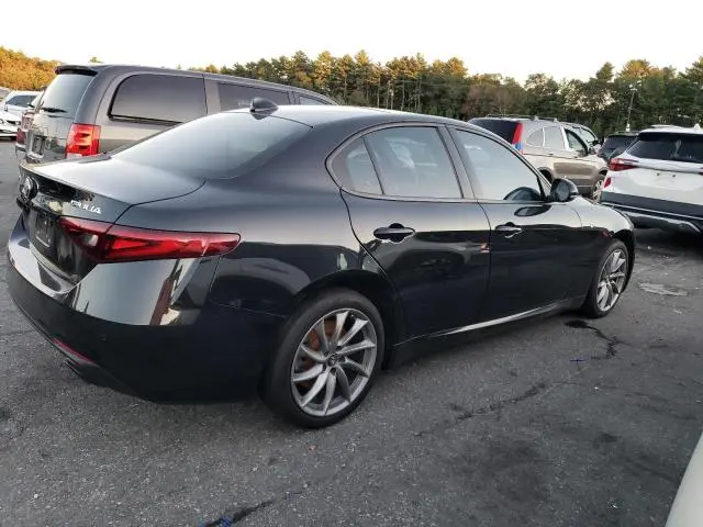 2022 ALFA ROMEO GIULIA SUPER  
