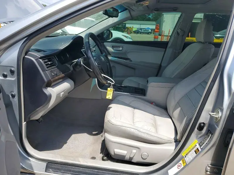 2015 TOYOTA CAMRY XLE  