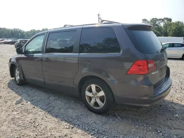 2011 VOLKSWAGEN ROUTAN SE  