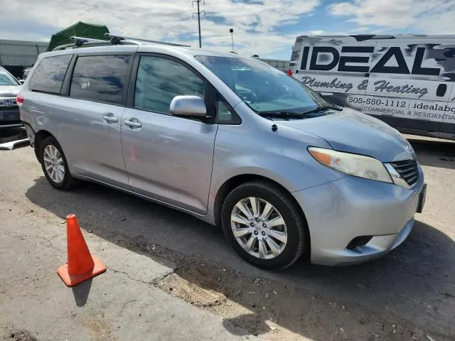 2013 TOYOTA SIENNA LE  