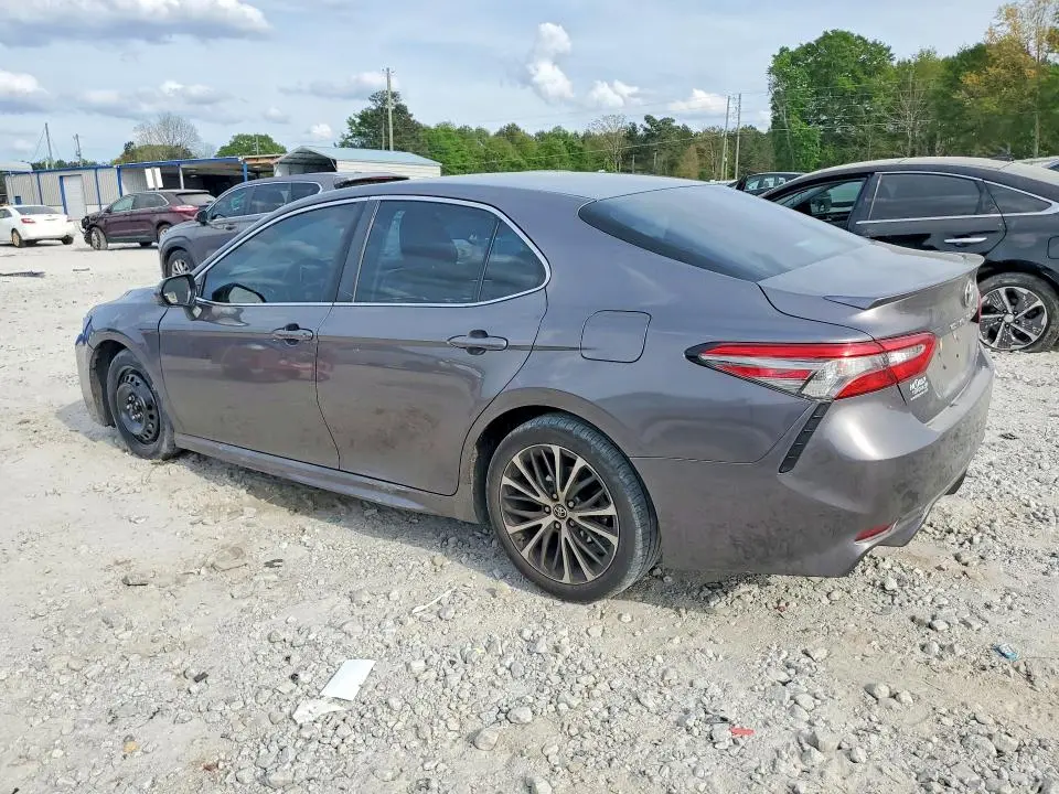 2018 TOYOTA CAMRY SE  