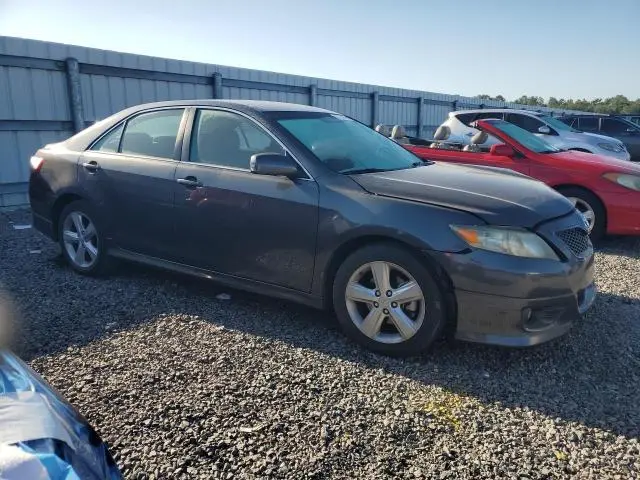 2011 TOYOTA CAMRY SE  