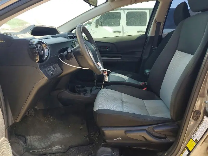 2016 TOYOTA PRIUS C TWO  
