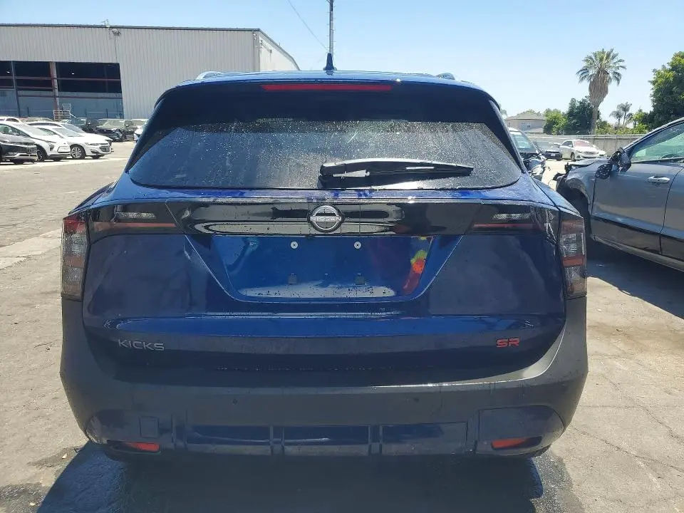 2026 NISSAN KICKS SR  
