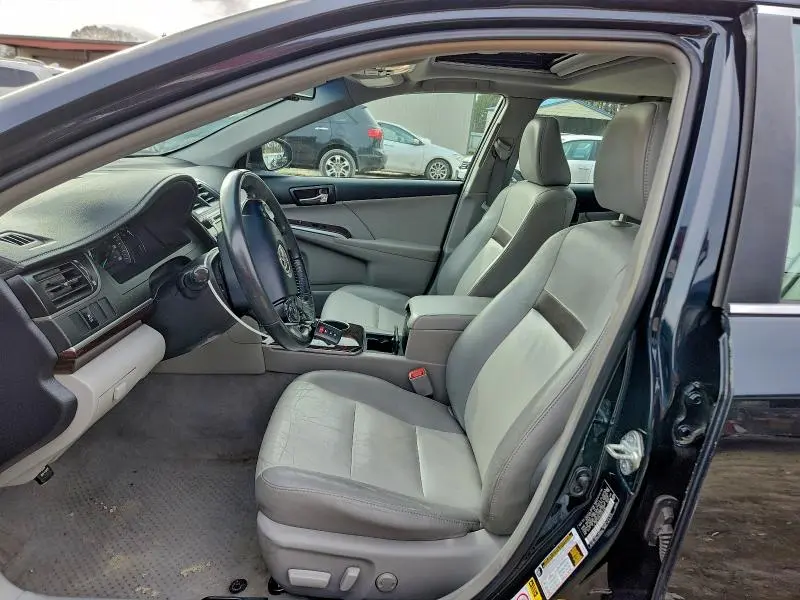 2012 TOYOTA CAMRY SE  