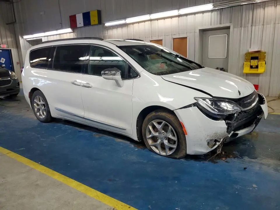 2018 CHRYSLER PACIFICA LIMITED  