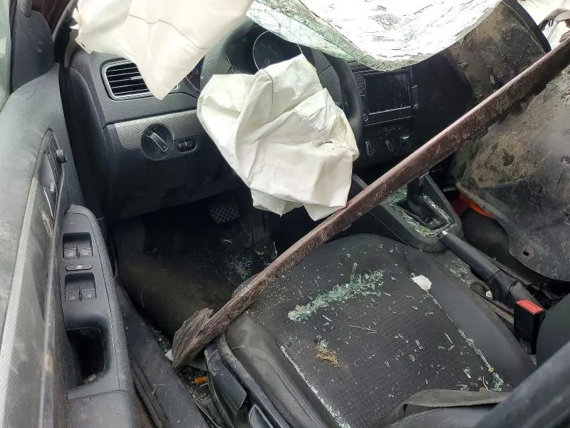 2016 VOLKSWAGEN JETTA SE  