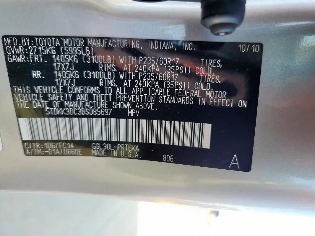 2011 TOYOTA SIENNA LE  