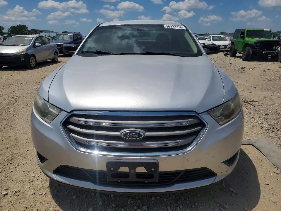 2015 FORD TAURUS SE  