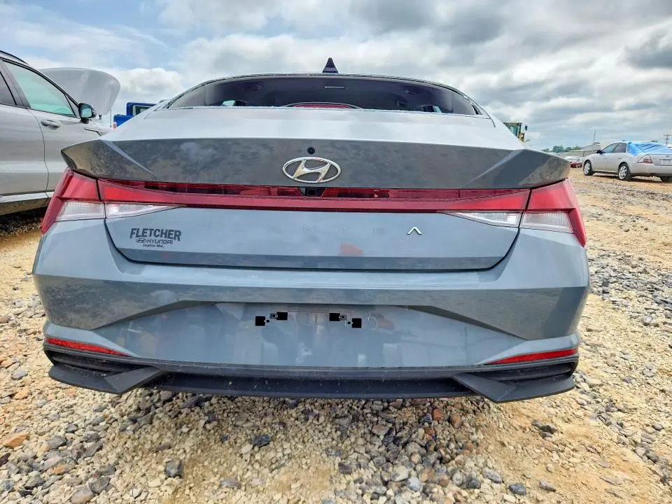 2022 HYUNDAI ELANTRA SEL  