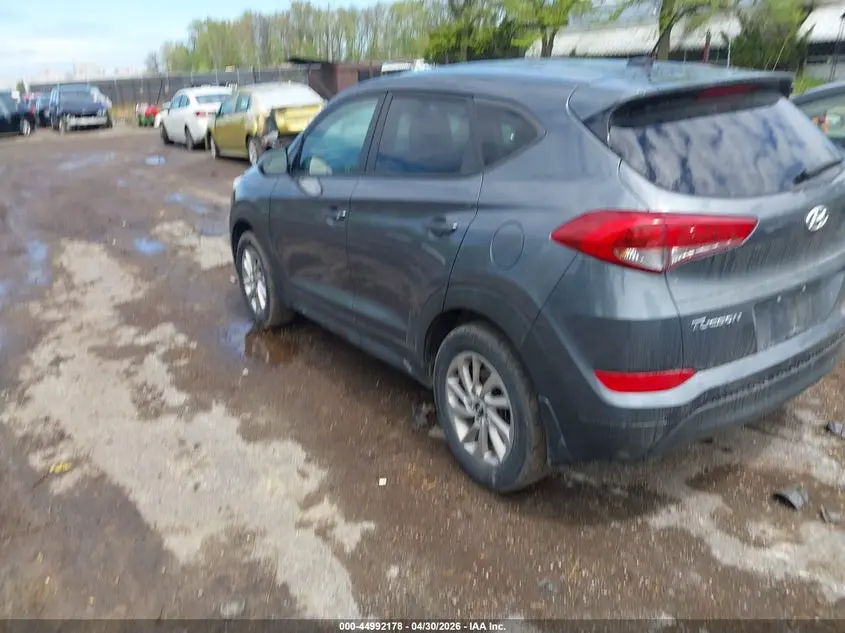 2017 HYUNDAI TUCSON SE