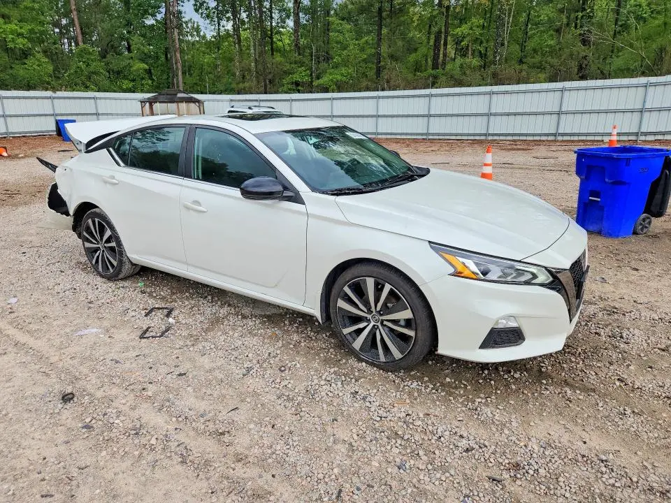 2021 NISSAN ALTIMA SR  