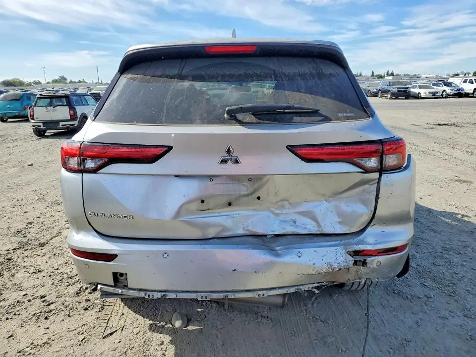 2022 MITSUBISHI OUTLANDER SE  