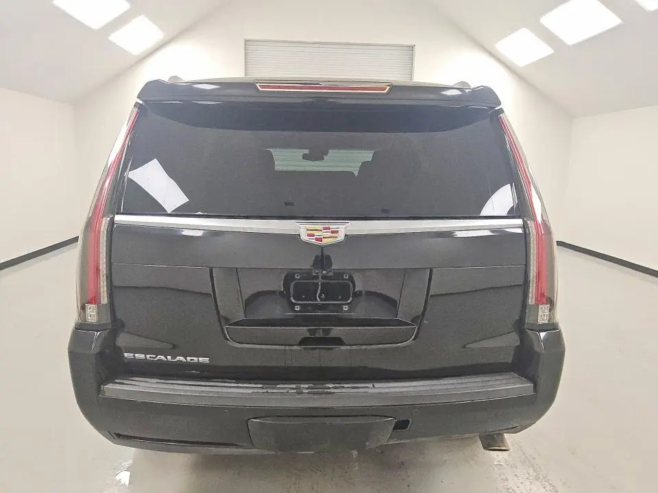 2018 CADILLAC ESCALADE LUXURY  