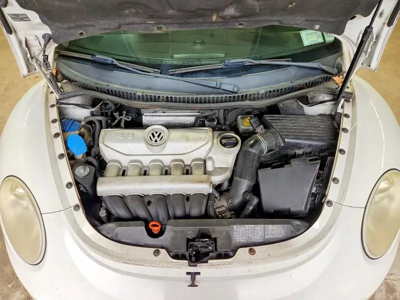 2010 VOLKSWAGEN NEW BEETLE   