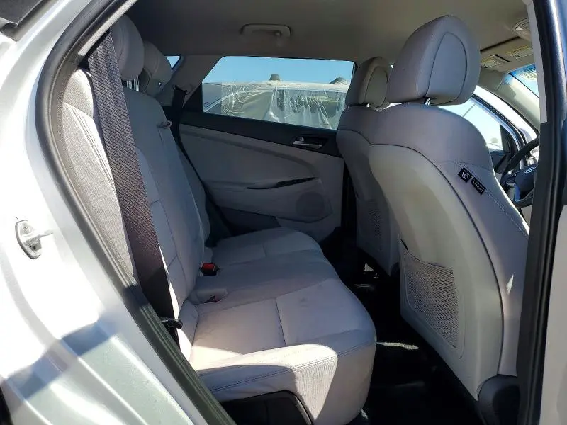 2018 HYUNDAI TUCSON SE  