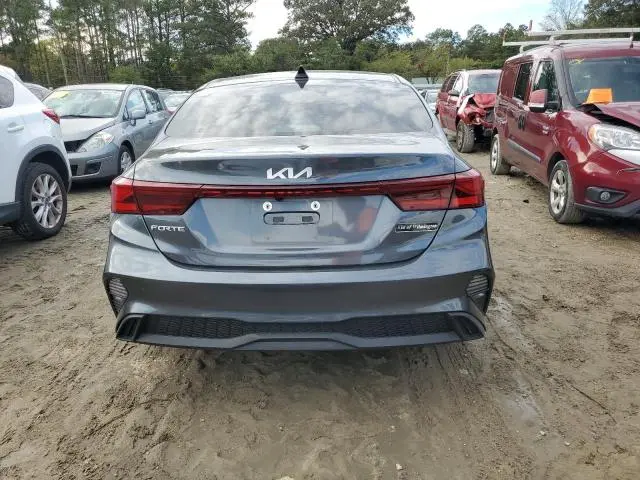 2023 KIA FORTE LX  
