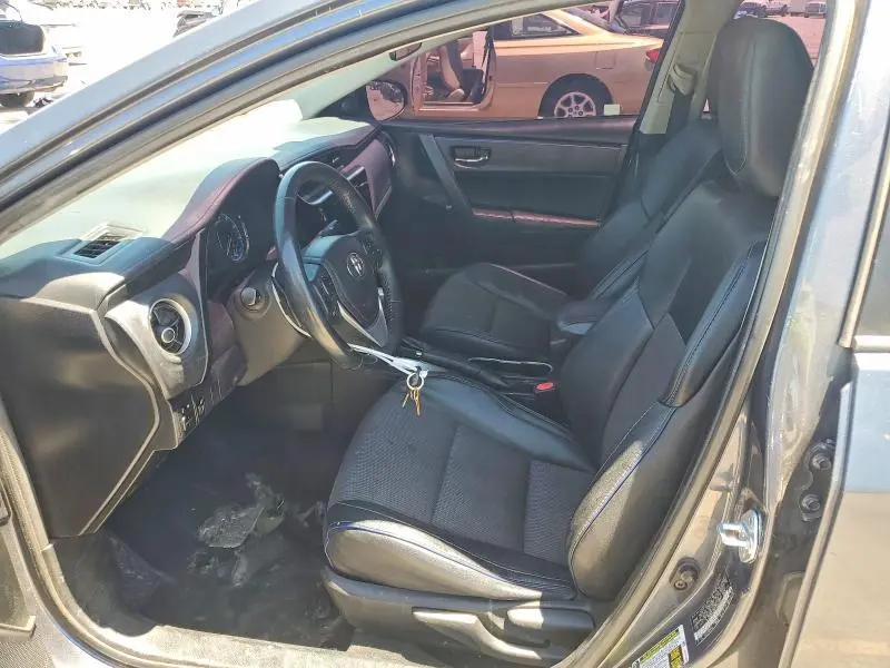 2017 TOYOTA COROLLA SE  