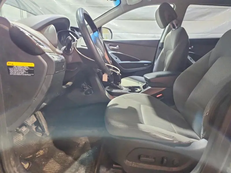 2017 HYUNDAI SANTA FE SE  