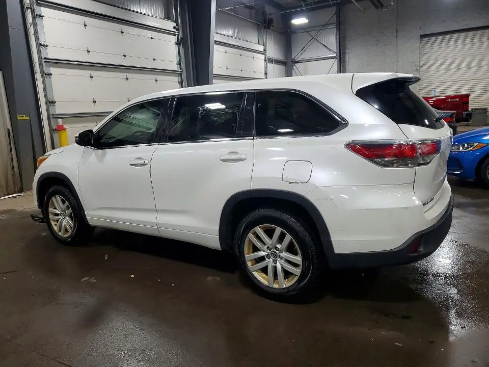 2016 TOYOTA HIGHLANDER LE  
