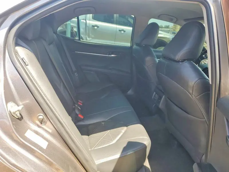 2018 TOYOTA CAMRY XLE  