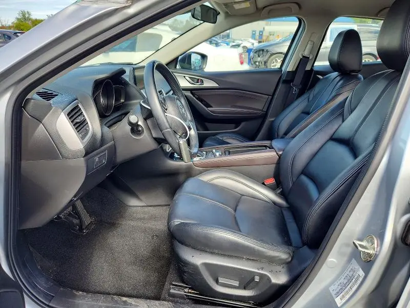 2017 MAZDA 3 TOURING  
