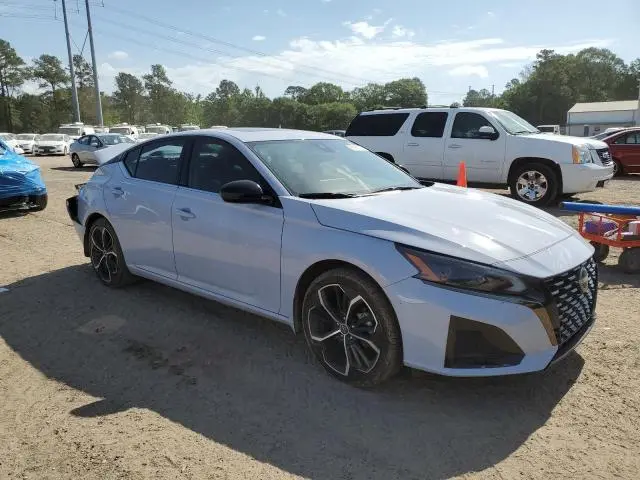 2024 NISSAN ALTIMA SR  
