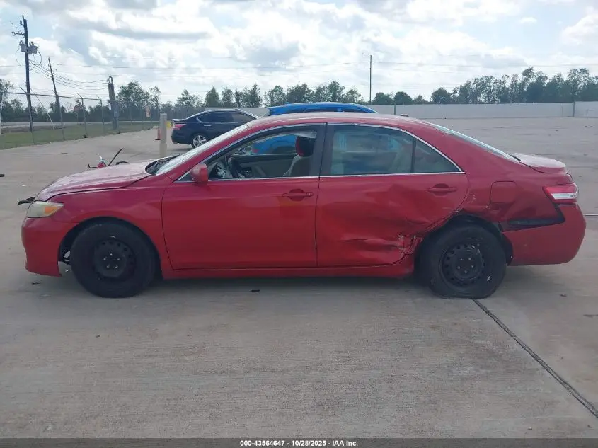 2011 TOYOTA CAMRY LE