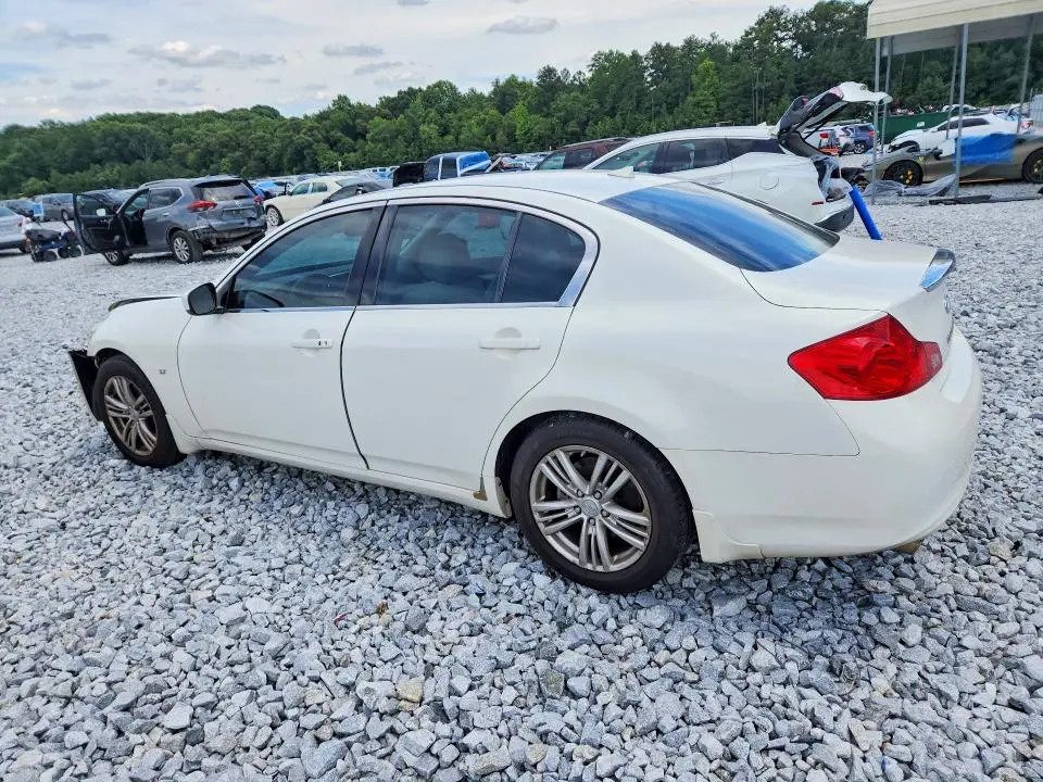 2015 INFINITI Q40 BASE  
