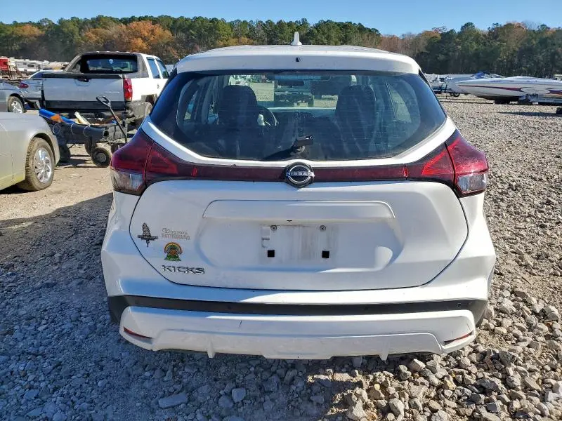 2023 NISSAN KICKS S  
