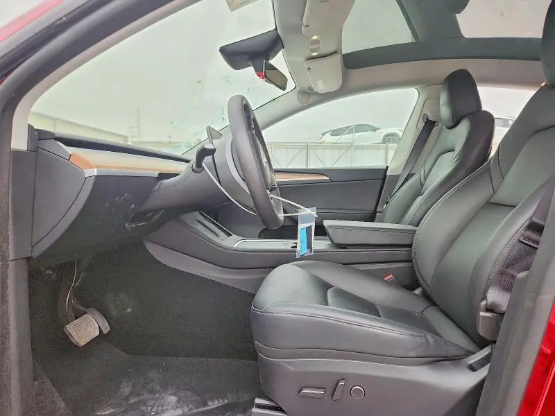 2025 TESLA MODEL Y   