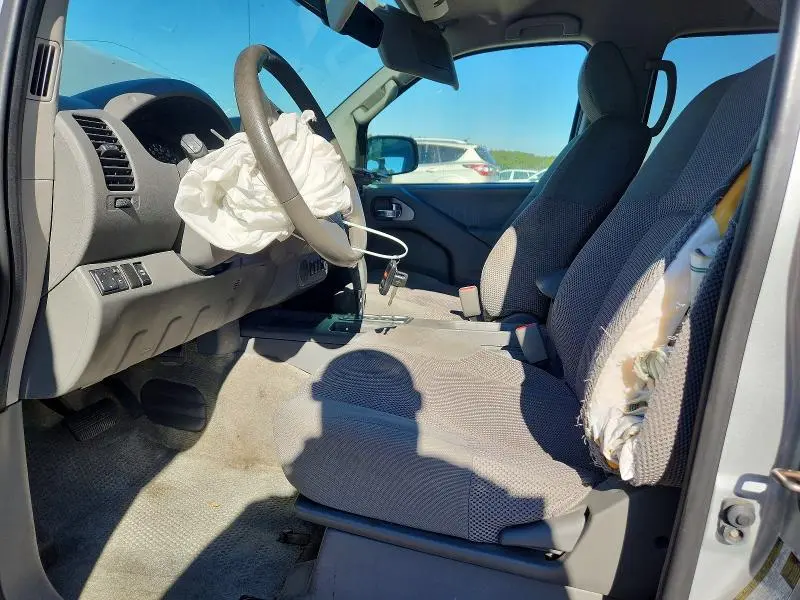 2016 NISSAN FRONTIER SV  