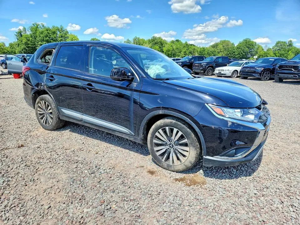 2019 MITSUBISHI OUTLANDER SE  