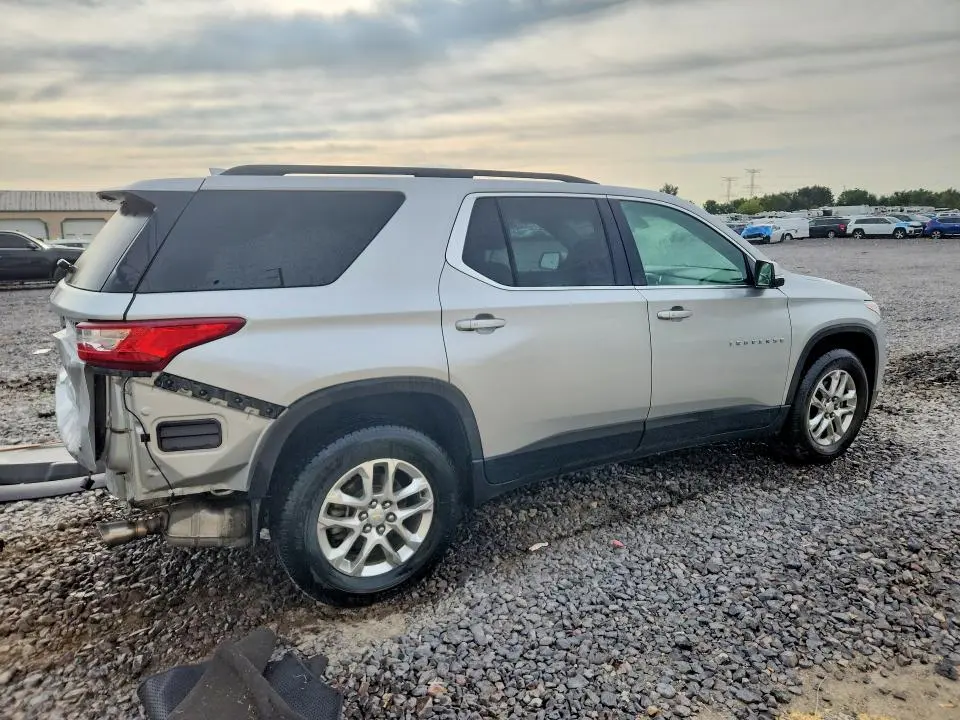 2020 CHEVROLET TRAVERSE LT  