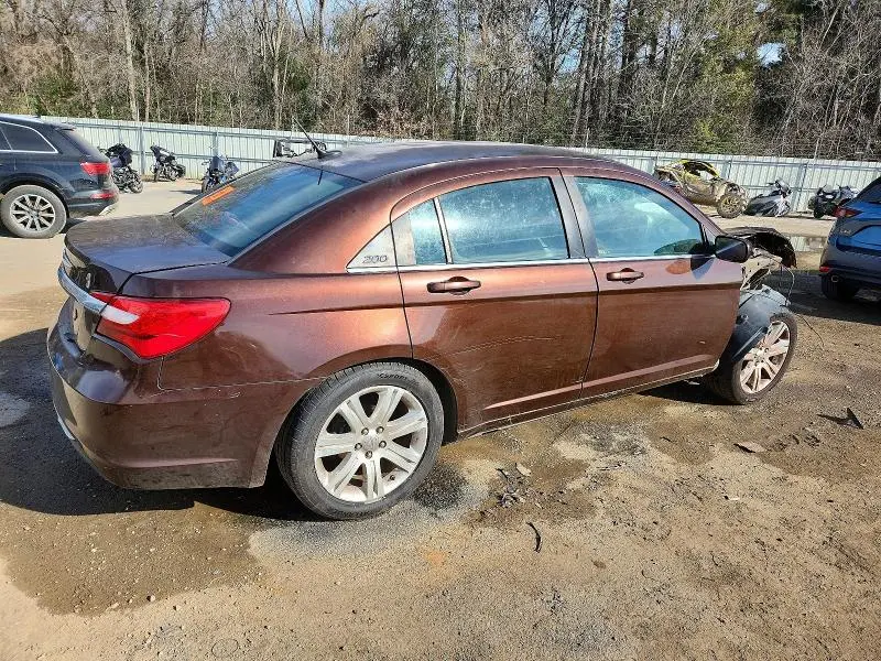 2013 CHRYSLER 200 LX  