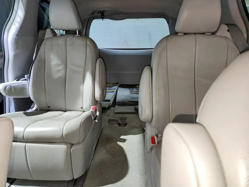 2014 TOYOTA SIENNA   