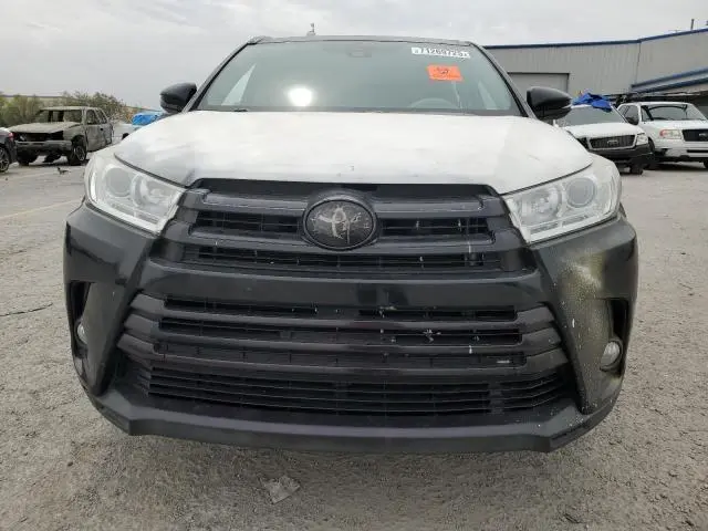 2018 TOYOTA HIGHLANDER SE  