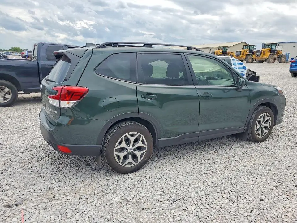 2022 SUBARU FORESTER PREMIUM  