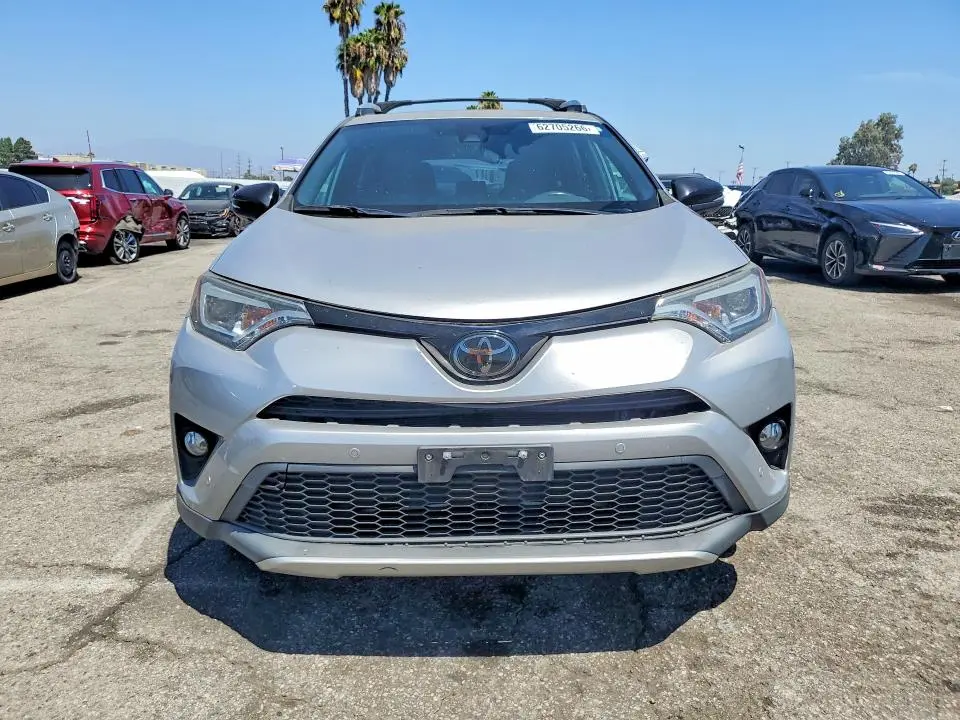 2016 TOYOTA RAV4 SE  
