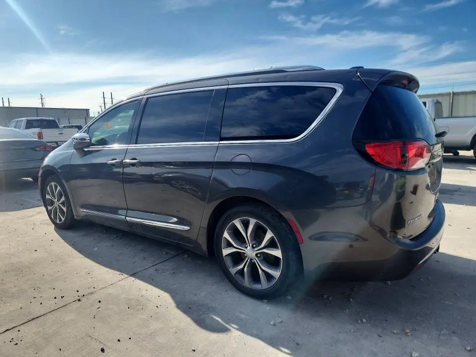 2018 CHRYSLER PACIFICA LIMITED  