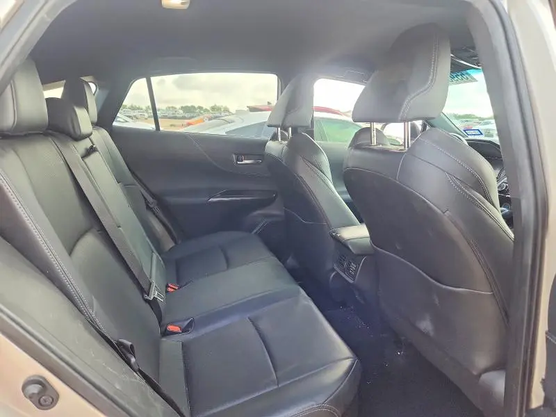 2021 TOYOTA VENZA XLE  