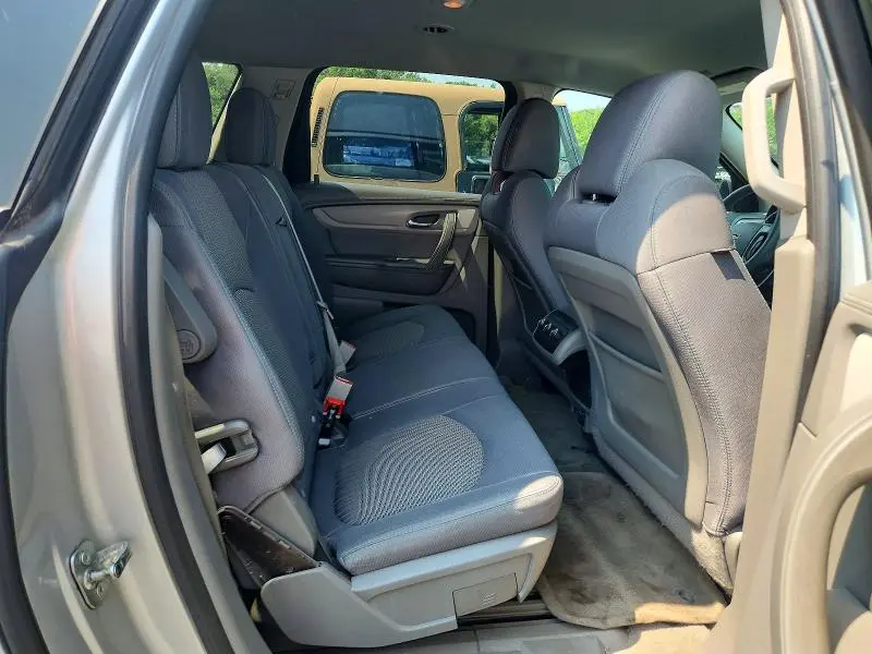 2015 CHEVROLET TRAVERSE LS  